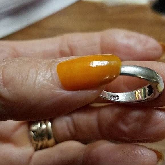 Ladies  925 Ring Onyx & Mother of Pearl 5 - Picture 2 of 6